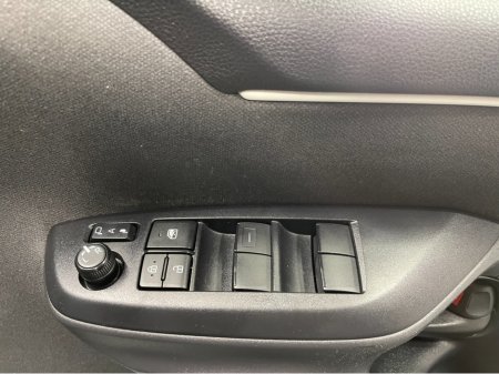 2020 Toyota Yaris - thumbnail 10