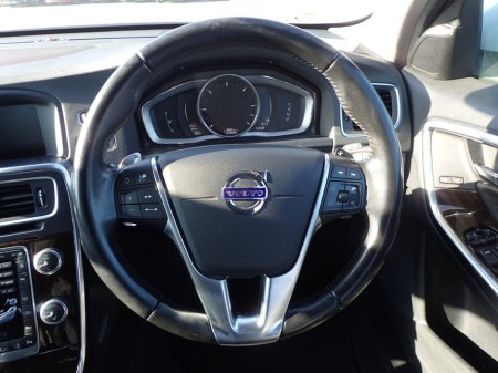 2018 Volvo V60 - thumbnail 11