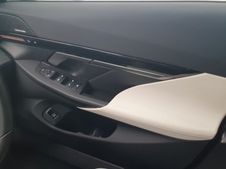 2024 BMW 5 Series - thumbnail 23