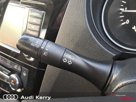 2021 Nissan Qashqai 1.3 DIG-T ACENTA PREM €19,900 thumbnail