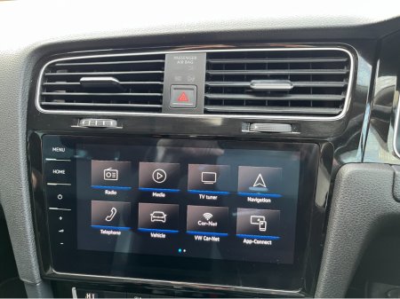 2017 Volkswagen Golf HIGHLINE AUTOMATIC 1.4 PETROL //HIGH SPEC//REVERSE CAMERA//KEYLESS ENTRY//BLIND SPOT WARNING//ADAPTIVE CRUISE CONTROL// €16,950 thumbnail