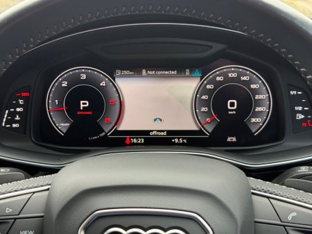 2020 Audi Q8 - thumbnail 22