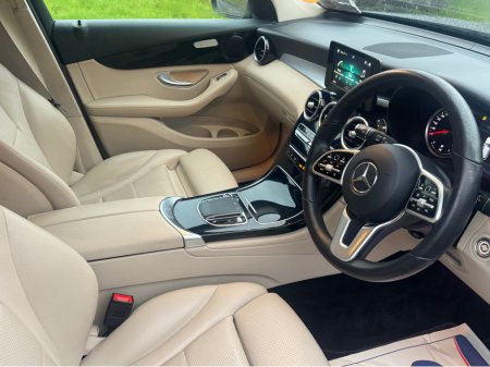 2021 Mercedes-Benz GL Class 200 D 5DR AUTO €33,750 thumbnail