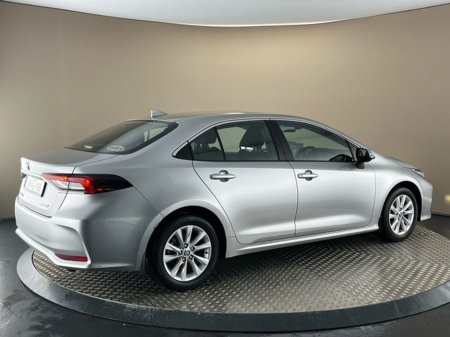 2024 Toyota Corolla LUNA SALOON AUTO Hybrid €29,950 thumbnail