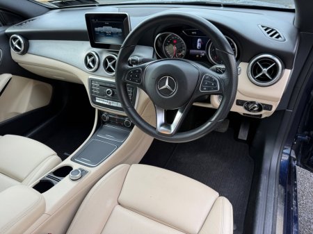 2017 Mercedes-Benz CLA Class CLA 180 D URBAN €19,900 thumbnail