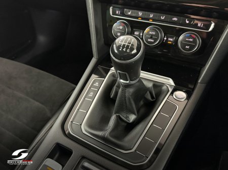 2017 Volkswagen Passat - thumbnail 22