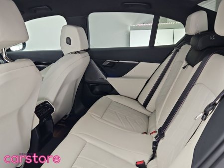 2024 BMW 5 Series - thumbnail 13