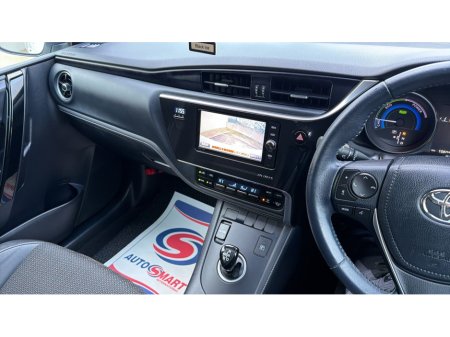 2017 Toyota Auris 1.8 HYBRID ICON €16,950 thumbnail