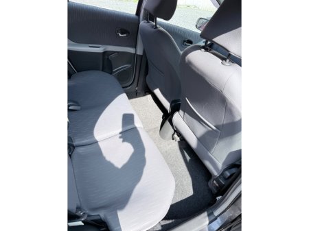 2009 Toyota Yaris - thumbnail 16