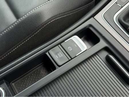 2016 Volkswagen Golf - thumbnail 35