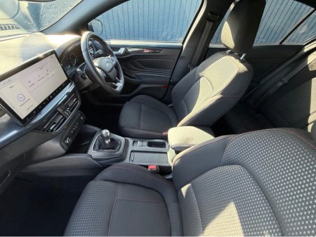 2023 Ford Focus - thumbnail 42