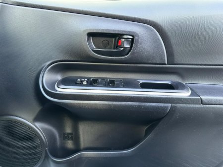 2019 Toyota Aqua 1.5 HYBRID 73 BHP €10,900 thumbnail