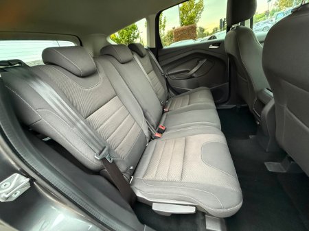 2015 Ford Kuga - thumbnail 11