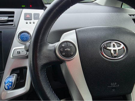 2013 Toyota Prius Alpha - thumbnail 18