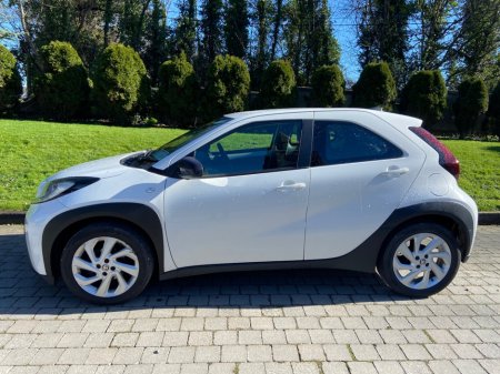 2022 Toyota Aygo - thumbnail 2