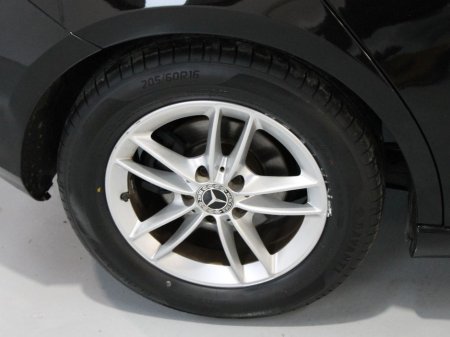 2019 Mercedes-Benz A Class A 180 d D Style 5DR Auto €23,499 thumbnail