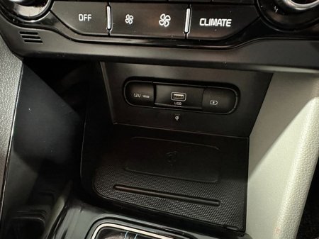 2020 Kia Niro Plug In Hybrid €21,400 thumbnail