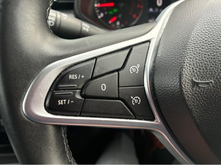 2022 Renault Clio DYNAMIQUE TCE 90 MY21.5 5 5DR €13,900 thumbnail