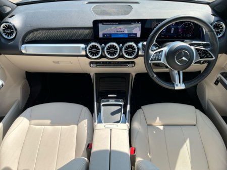 2025 Mercedes-Benz GLB - thumbnail 10