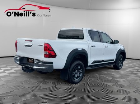 2023 Toyota Hilux *NO VAT* 2.8 SR5 DOUBLE CAB 4DR #300 €45,999