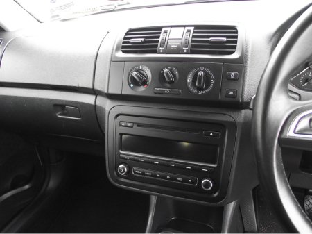 2014 Skoda Fabia - thumbnail 5