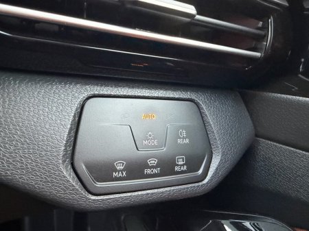 2022 Volkswagen ID.4 Pure 52kWh Life SUV 5dr Electric Auto (148 ps) thumbnail