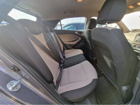 2015 Hyundai i20 - thumbnail 29