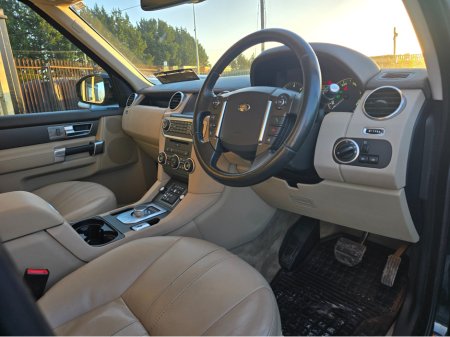 2015 Land Rover Discovery 3.0 TDV6 5 SEAT XE 4DR AUTO €21,450 thumbnail