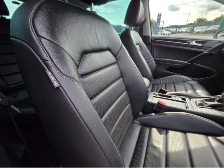 2020 Volkswagen Golf 1.4 FULL LEATHER SEATS ELECTRIC MEMORY SEATS  NAVI VIRTUAL CLOCKS ANDROID AUTO CARPLAY BLIND SPOT REAR TRAFFIC ASSIST ROAD SIGN RECOGNIZING  LANE ASSIST LOW TAX BAND €22,950 thumbnail