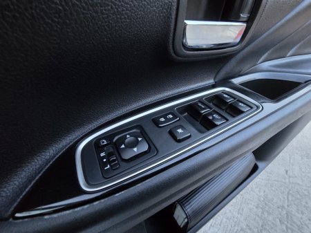 2017 Mitsubishi Outlander - thumbnail 15