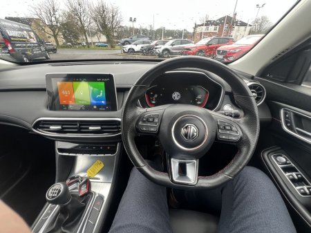 2023 MG HS Excite thumbnail