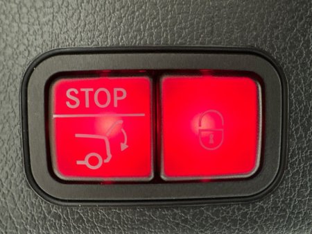 2025 Mercedes-Benz GLB GLB200 D Progressive Line + *Saving €8,748 from new price* €61,900 thumbnail