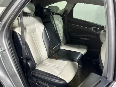 2023 Kia Sorento SAM Plug In Hybrid 4x4 7 Seater €49,800 thumbnail