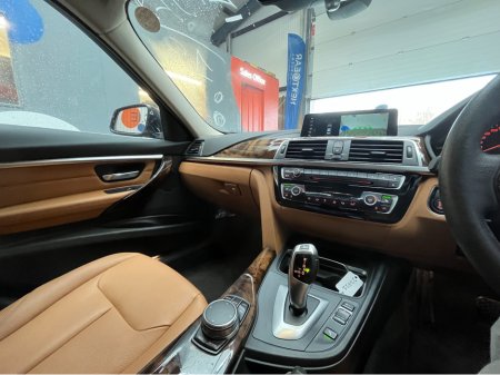 2019 BMW 3 Series 2019 BMW 320D LUXURY 2.0 AUTOMATIC / CRUISE CONTROL / REVERSE CAMERA / ELECTRIC MEMORY & HEATED SEATS AND MORE thumbnail