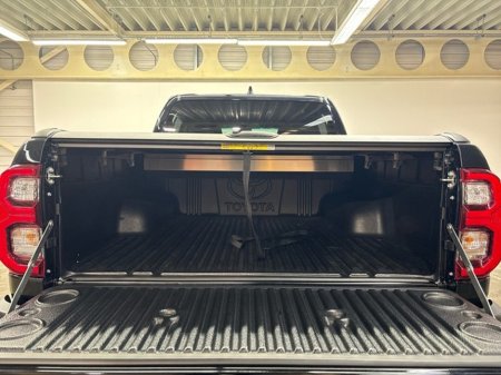 2026 Toyota Hilux Hilux 2.8 MHEV Invincible €49,972 thumbnail