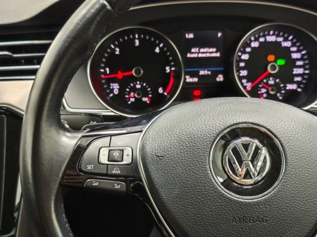 2018 Volkswagen Passat - thumbnail 27