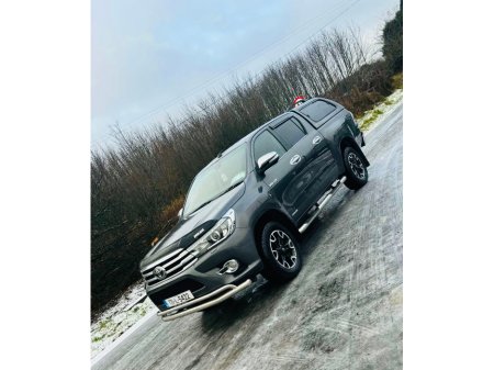 2017 Toyota Hilux  thumbnail