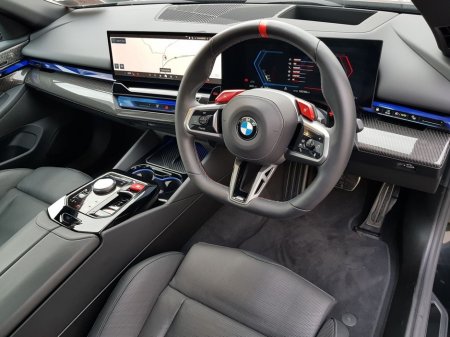 2025 BMW M5 Saloon thumbnail