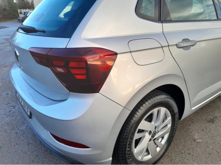 2022 Volkswagen Polo LIFE 1.0 TSI 95BHP MANUAL 5SPEED 5DR €18,400 thumbnail