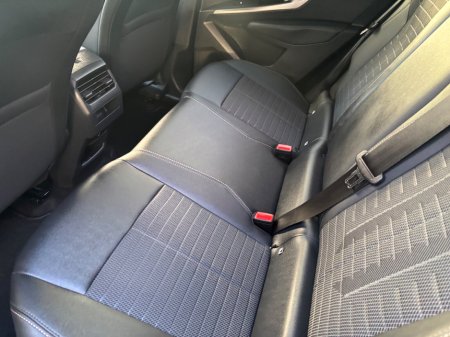 2024 Peugeot 3008 1.2 MHEV PureTech 136bhp eDCS6 Allure €34,950 thumbnail