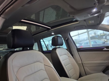 2021 Volkswagen Tiguan ELEGANCE 2.0 TDI MANUAL 6SPEED FWD 150HP 5 5DR €33,950 thumbnail