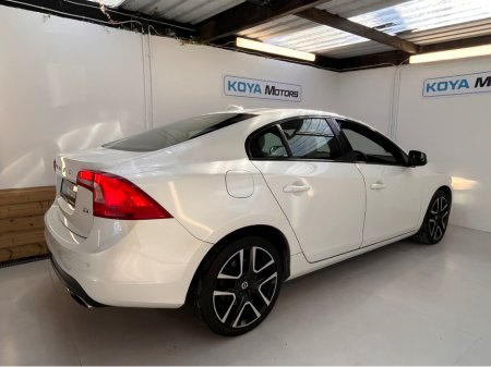 2016 Volvo S60 - thumbnail 14