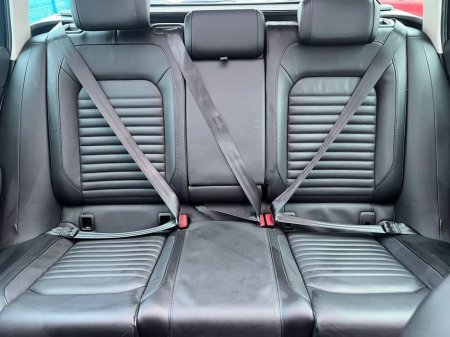 2016 Volkswagen Passat - thumbnail 13