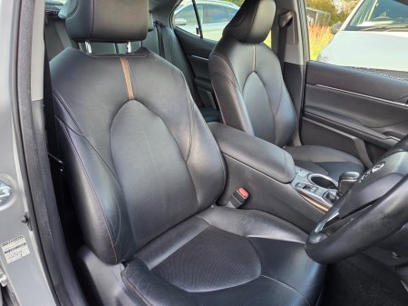 2019 Toyota Camry 2.5 Camry Hybrid Platinum €22,950