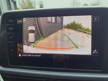 2023 Volkswagen T-Roc 2.0 TDi Sport DSG 150PS €30,950 thumbnail