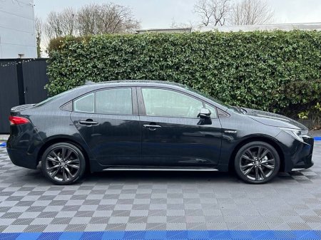 2020 Toyota Corolla WXB 1.8 HYBRID // HEADS-UP DISPLAY // 17