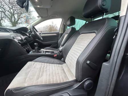 2016 Volkswagen Passat 1.6 TDI 120HP Highline €11,850 thumbnail