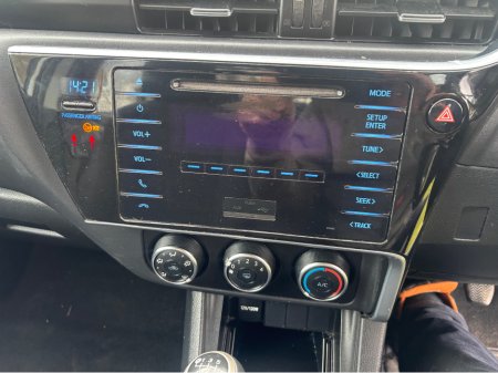 2018 Toyota Corolla - thumbnail 12