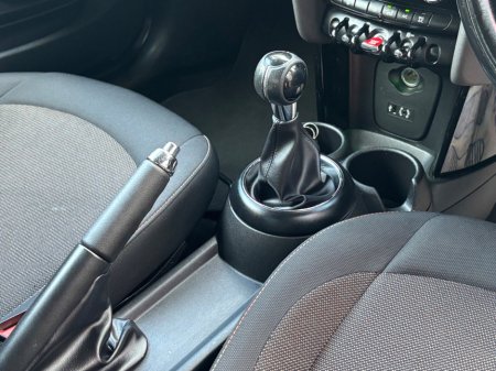 2015 MINI Hatch  €8,950 thumbnail