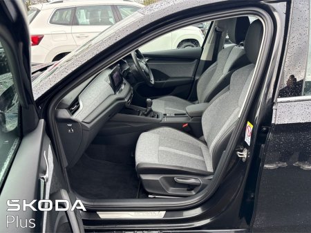 2025 Skoda Octavia Selection + 2.0TDI 115HP thumbnail